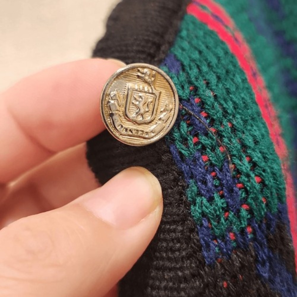 Vintage Tally-Ho Plaid Cardigan Sweater Medium Red Green Blue Crest Buttons 90s - Picture 5 of 12